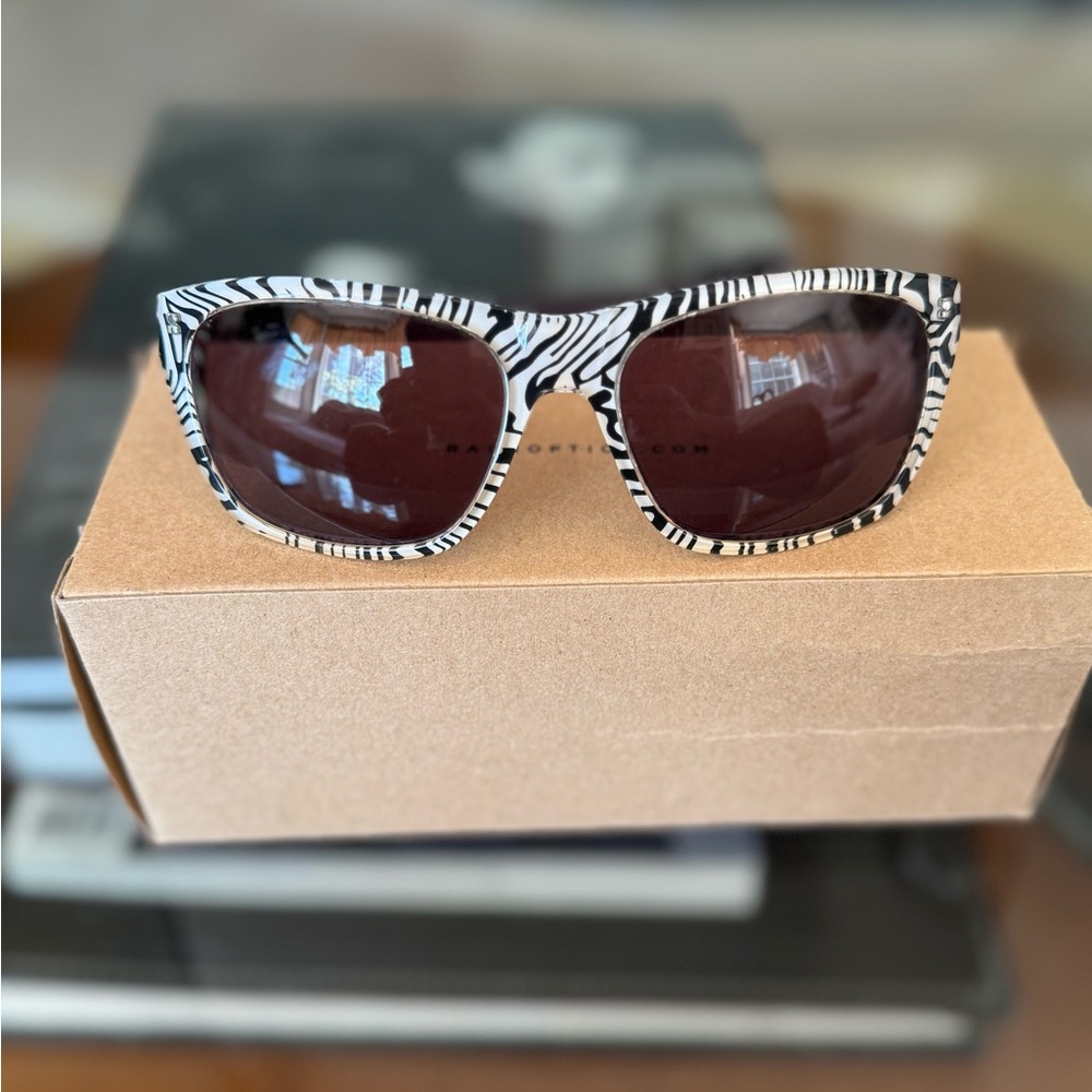 SABRE Vision Zebra Print Sunglasses with Black / Brown Lenses 2000’s Era
